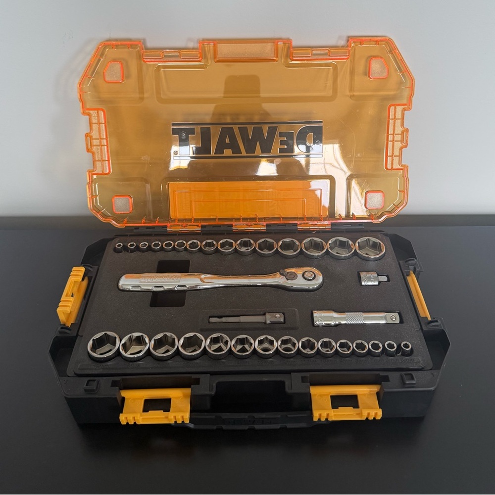 Dewalt | 1/4 in. and 3/8 in. Drive SAE/Metric Socket Set [34 pc.] - Picture 3 of 4